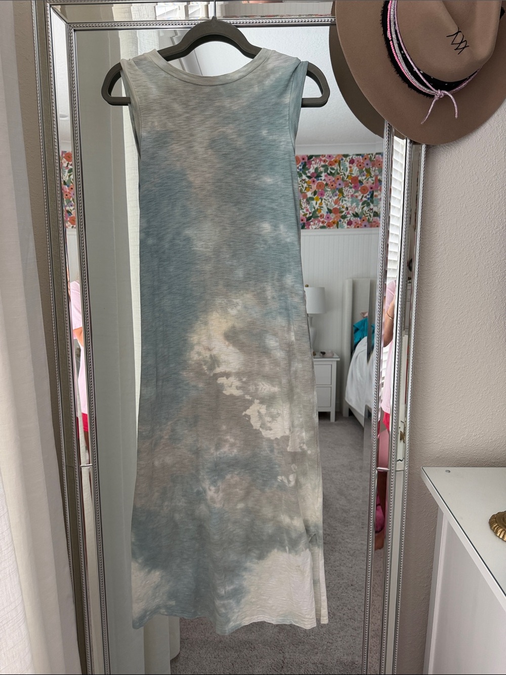 Tie-Dye Sleeveless Midi Dress in Blue and Cream